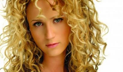 Новата водеща на БНТ Деси Добрева се задържа на екран