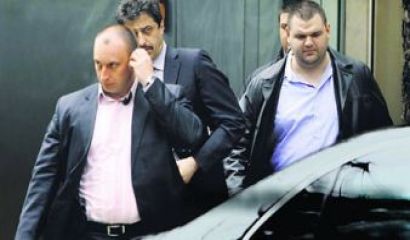 8222 Смешният плач 8220 на Цветан Василев от Белград продължава В хора