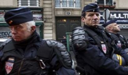 Властите във Франция са задържали жена във връзка с вчерашната