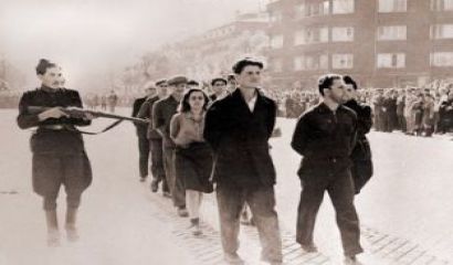 В биографията на неповторимия бохем Иван Славков Батето бившият ни външен