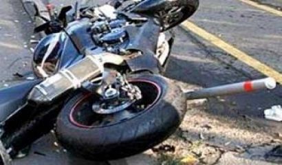 29 годишен моторист загина на място след удар в крайпътна мантинела