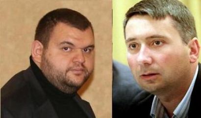 Журналистът Петър Волгин коментира политически теми на страницата си във