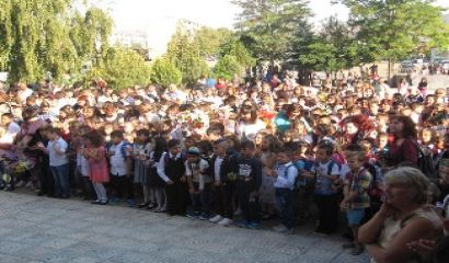 Общо 649 ученици прекрачиха школските прагове на 15 септември в