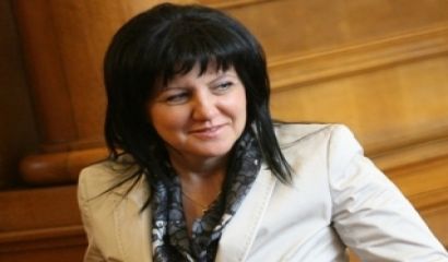 Цвета Караянчева положи клетва като председател на парламента предаде репортер
