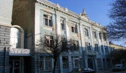 Една от най красивите но запустели и опасни сгради във Варна