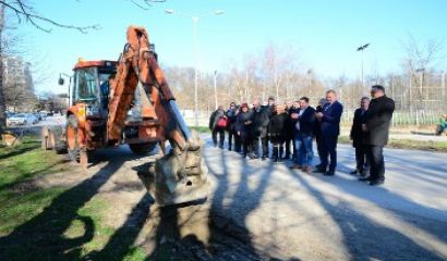 Кметът на Варна Иван Портних даде днес начало на ремонта