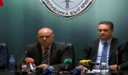 Преследват се чисто лични и користни интереси Начинът е че