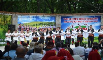 Емоционален наситен и колоритен бе Еньовден в Девня където навръх