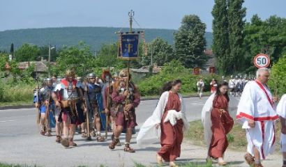 С внушително шествие на общо 7 групи за исторически възстановки