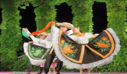 12 концерта на открити сцени с над 400 участници от