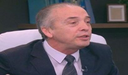 доц Атанас Мангъров пред Лили Маринкова в студиото на ФАКТИ Това