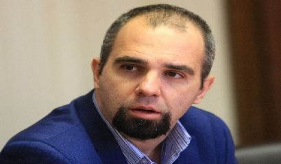 Удължаването на времето на това правителство е в полза на