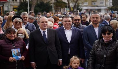 Кандидатът за президент проф Анастас Герджиков е убеден че ако спечели изборите