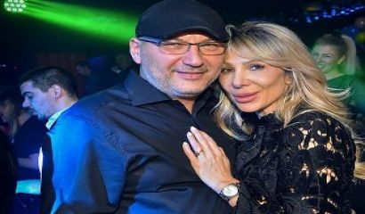 Топготвачът отпразнува Ивановден в столична дискотека в компанията на русокосата