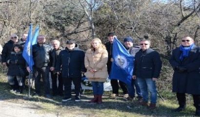 8222 На днешния ден СДС извоюва с чест и достойнство края