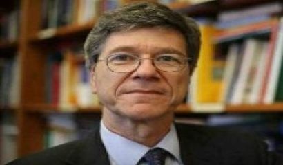 8222 Русия е огромна държава която държи 6000 ядрени бойни глави