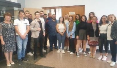 Попътен вятър на всички в чиито ръце поверяваме най скъпото –