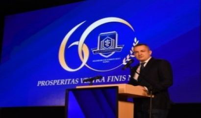 Кметът на Варна Иван Портних поздрави 352 ма млади лекари които