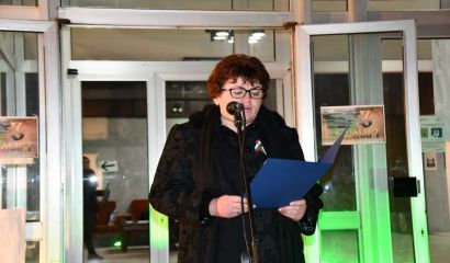 С изпълнение на химна на Република България от Общинския младежки