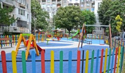 40 години чаках да оправят тротоара на улиците Державин и
Раковски