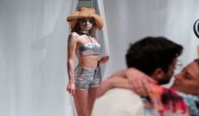 Пред погледа на звездите Захари Бахаров и Самуел Финци дъщерята