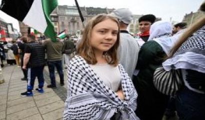 Полицията отблъсна пропалестински демонстранти около стадиона Малмьо Арена в Южна