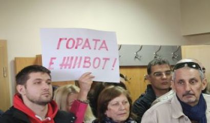 Заседанието на Общинския съвет в Аврен вчера започна с напрежение