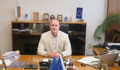 Николай Кожухаров
Нови записи от видеокамери показващи боя при който пострада