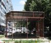 Мистериозна постройка се изгражда  в междублоково пространство в центъра на Варна