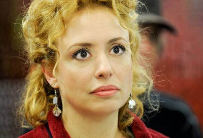 Стефания Колева гостува във Варна с постановката „Извънредно неудобно“