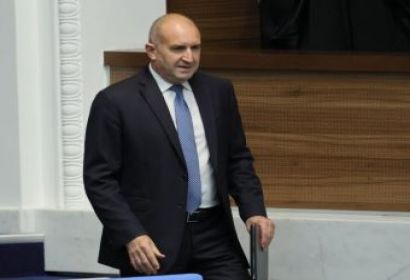 Анализът на ИСА за август: Стоте дни на Радев – нов почерк във външната политика, високи градуси във вътрешната